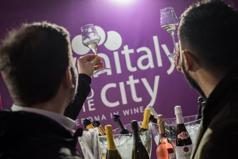 Vinitaly and The City: i sommelier FISAR protagonisti dei quattro giorni di appuntamenti dedicati ai colori del vino del Belpaese